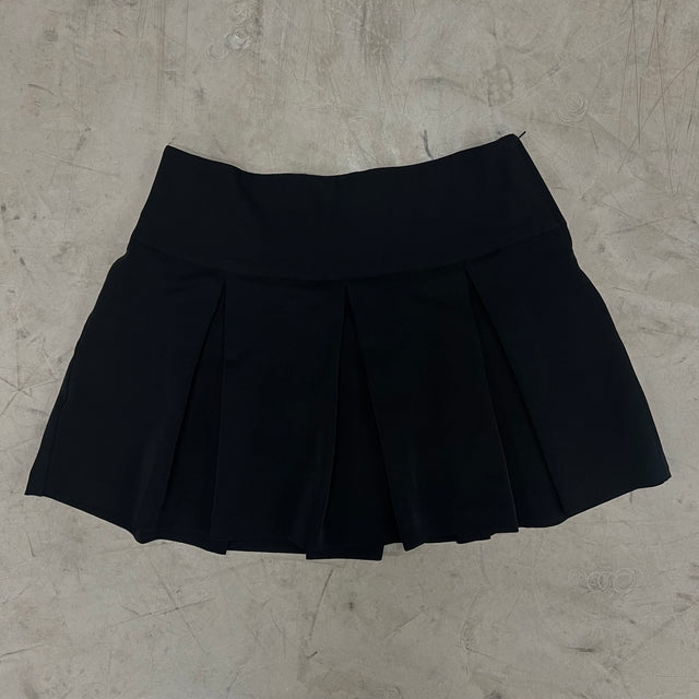 VTG Woman’s Black Taunt Skirt