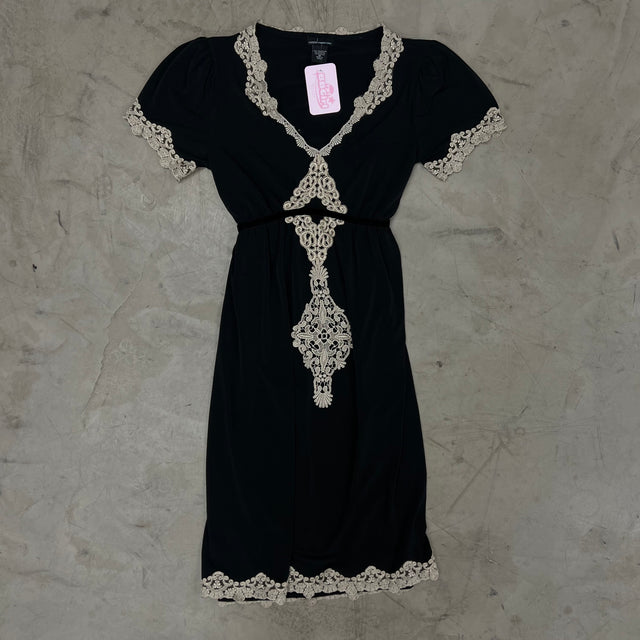VTG Woman’s Moda Embroidered Detail Dress