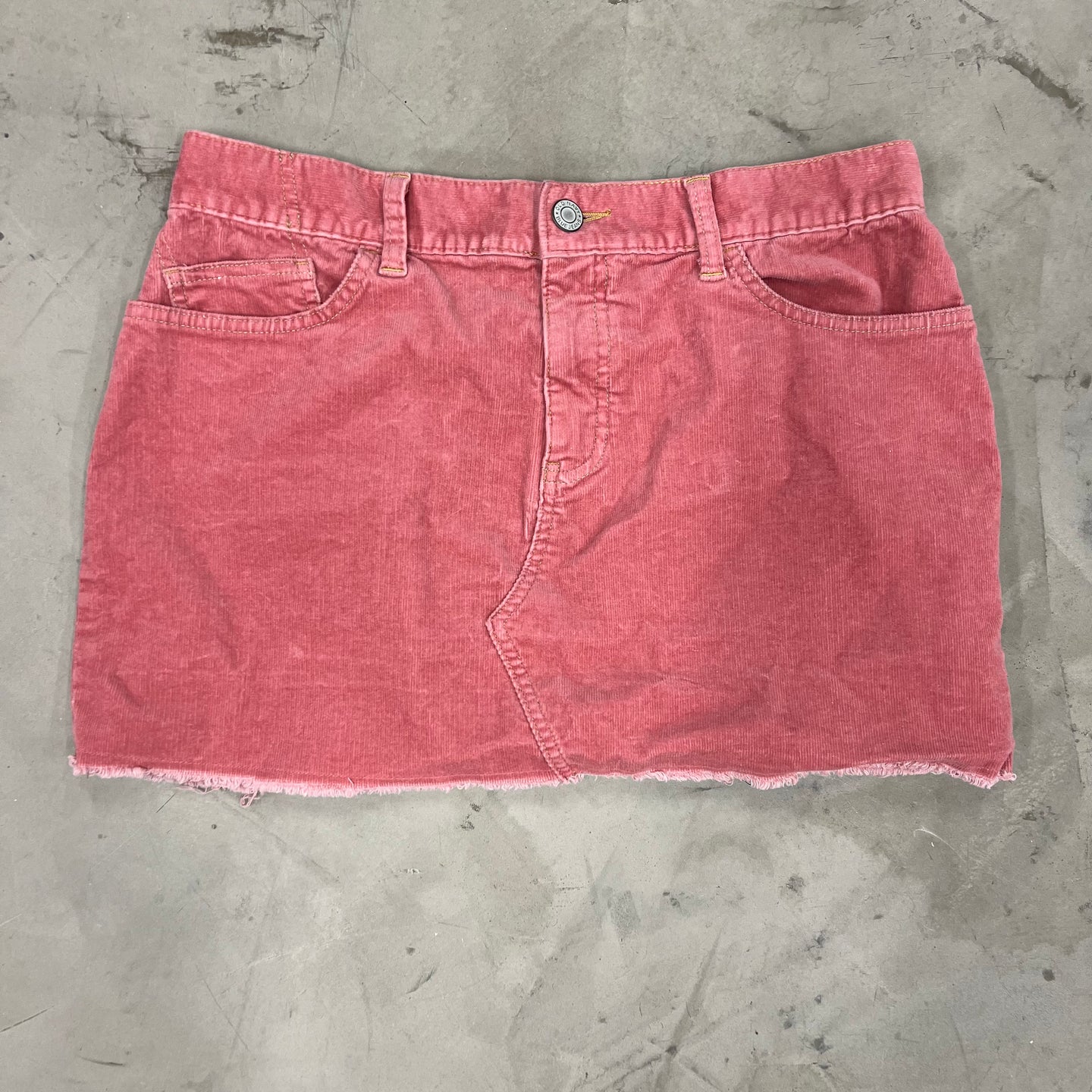 VTG Woman’s Pink velour Skirt